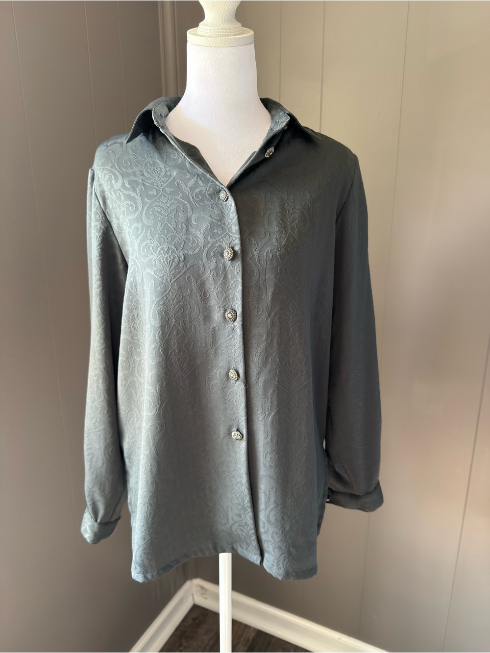 Koret Womens Textured Button-Down Shirt in Slate Gray